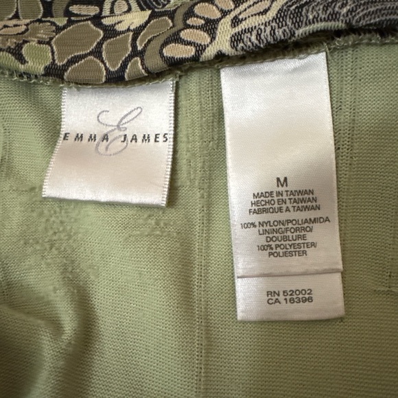 Emma James Floral A-Line Skirt in Black and Cream - Picture 4 of 6